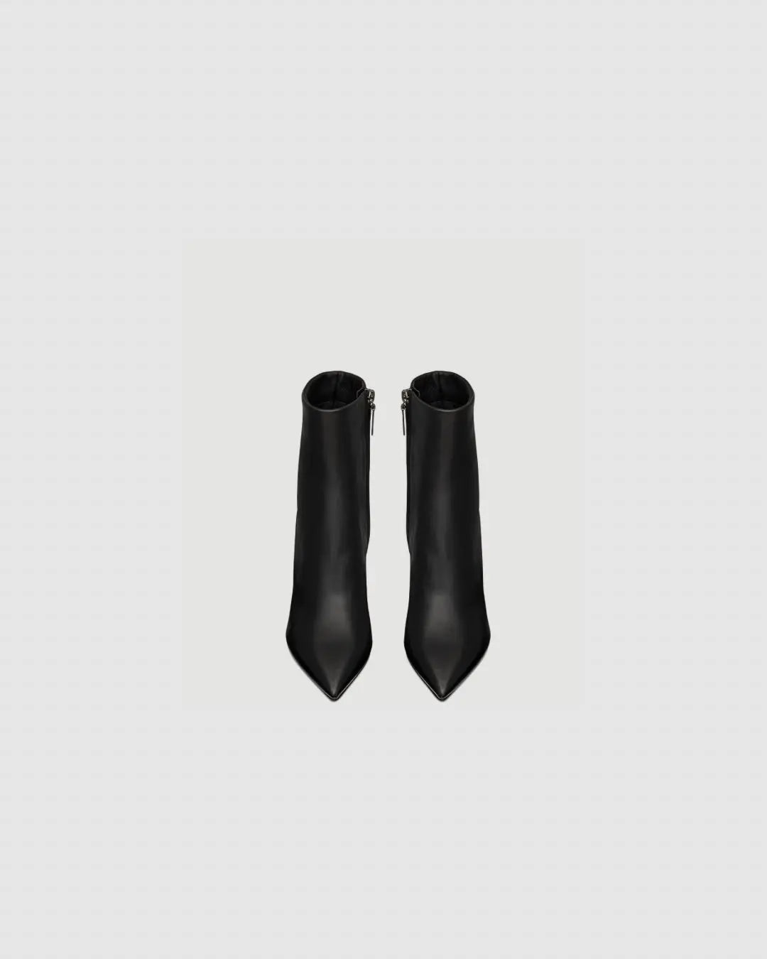 YSL Opyum Booties in Leather
Black urbanluxeclo