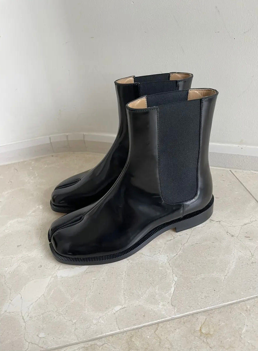 Maison Margiela tabi Chelsea boots